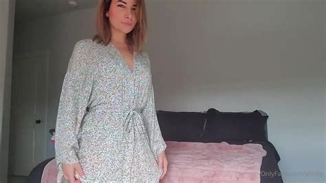 alinty nude|Alinity Nude Pussy Lips Slip PPV Onlyfans Video Leaked.